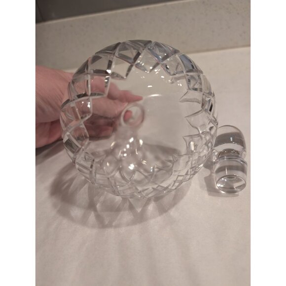 Elegant Crystal Decanter with Stopper 6" Tall barware - Picture 3 of 14